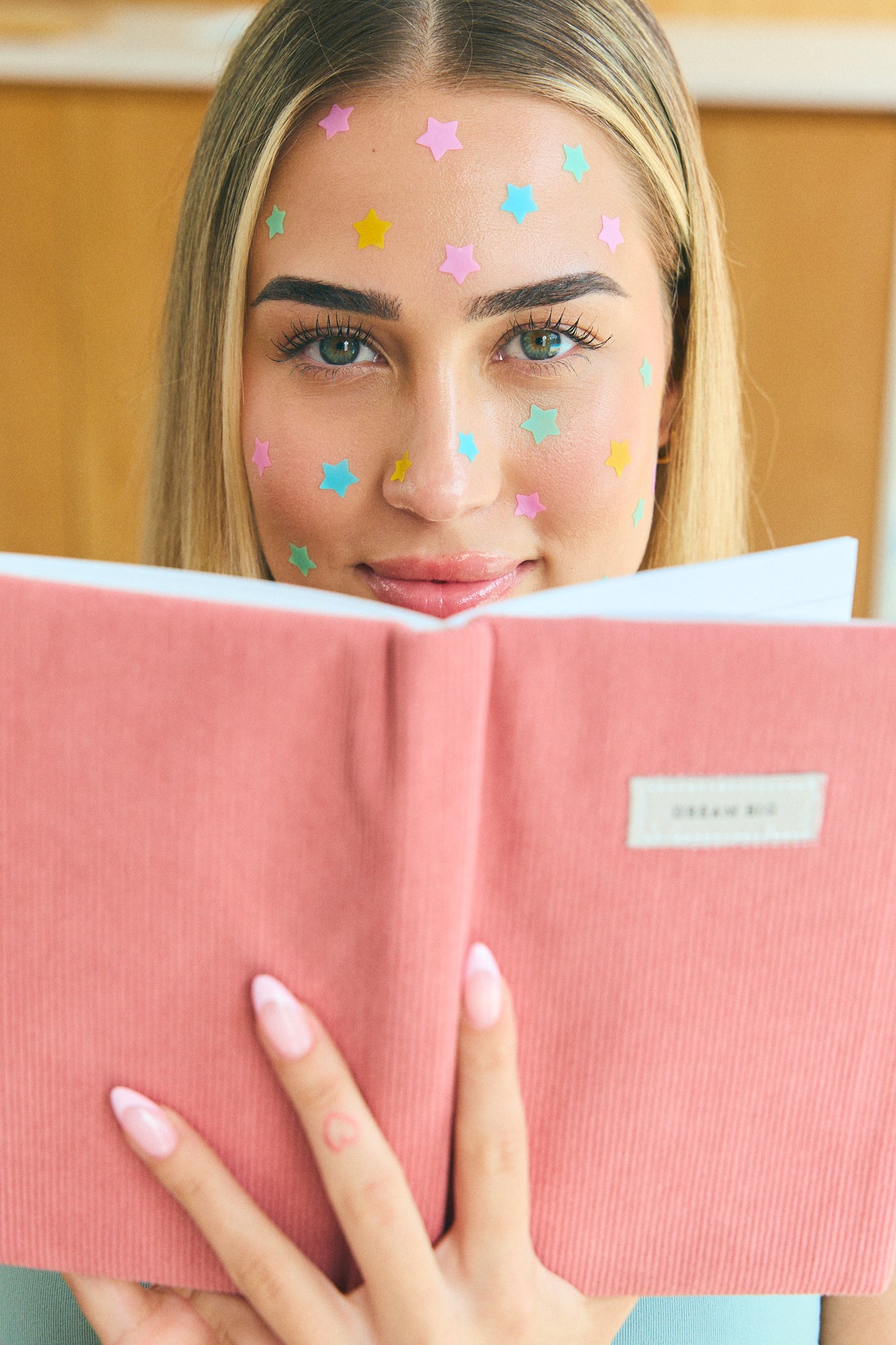 PIMPLE STAR PATCHES &amp; MIRROR CASE Blue Pimple Patches - Anti-Blemish Stars in portable mirror case, 32 patches